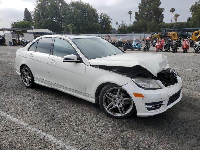 WDDGF8BB4BR159618 - 2011 MERCEDES-BENZ C 300 4MATIC WHITE photo 4