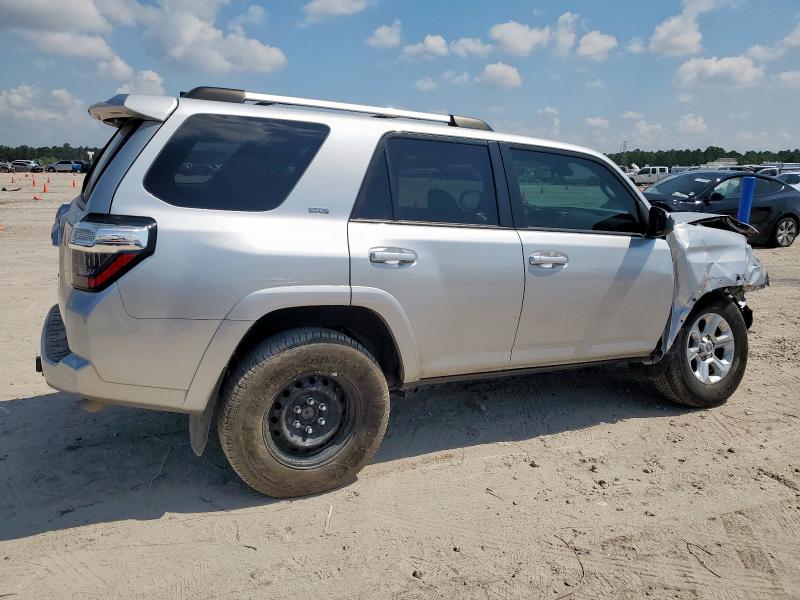 JTEEU5JRXN5261467 - 2022 TOYOTA 4RUNNER SR5 SILVER photo 3
