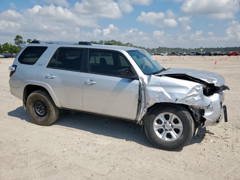 JTEEU5JRXN5261467 - 2022 TOYOTA 4RUNNER SR5 SILVER photo 4