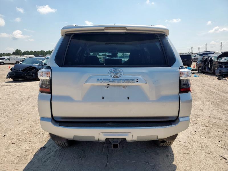 JTEEU5JRXN5261467 - 2022 TOYOTA 4RUNNER SR5 SILVER photo 6