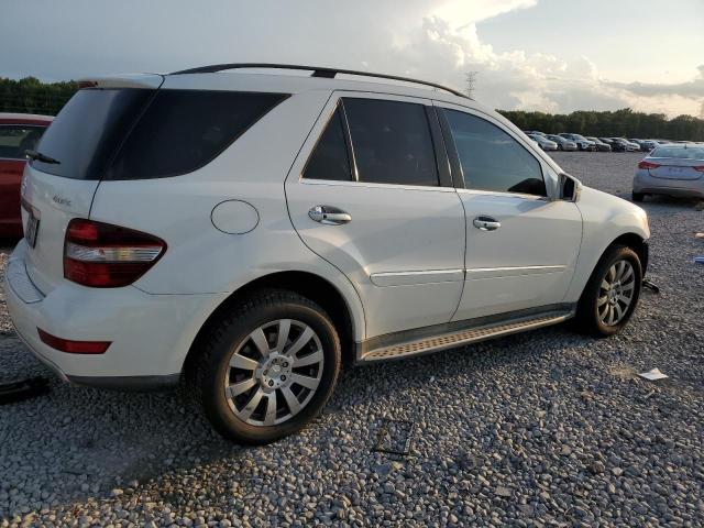 4JGBB8GB8BA631578 - 2011 MERCEDES-BENZ ML 350 4MATIC WHITE photo 3