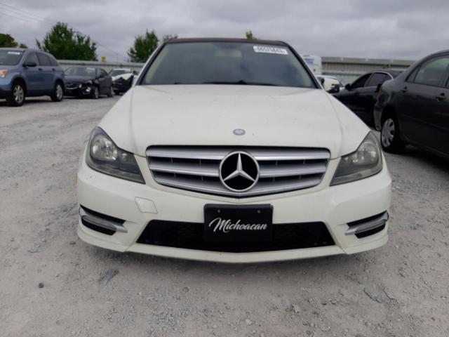 WDDGF4HB5CA634810 - 2012 MERCEDES-BENZ C 250 WHITE photo 5