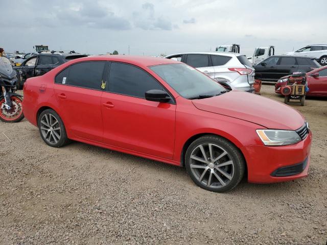 3VW2K7AJ1DM280885 - 2013 VOLKSWAGEN JETTA BASE RED photo 4
