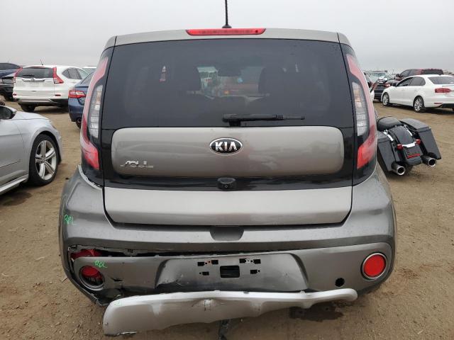 KNDJP3A53J7542178 - 2018 KIA SOUL + GRAY photo 6