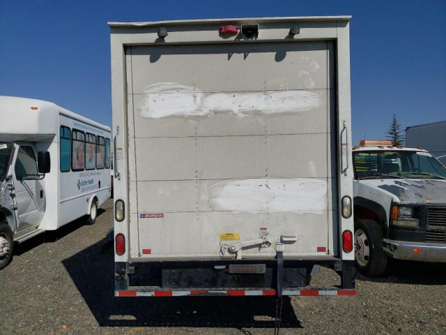 1GB0GRFP6J1167841 - 2018 CHEVROLET EXPRESS G3 WHITE photo 6