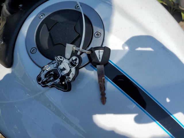 JKAENEC16MDA03814 - 2021 KAWASAKI EN650 C WHITE photo 8