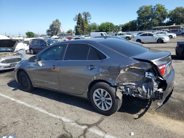 4T1BF1FKXHU712893 - 2017 TOYOTA CAMRY LE GRAY photo 2