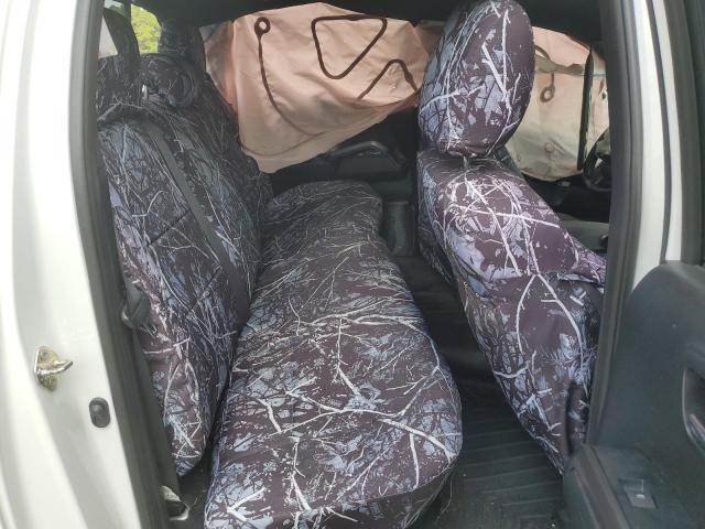 5TFDZ5BN4JX030611 - 2018 TOYOTA TACOMA DOUBLE CAB WHITE photo 10