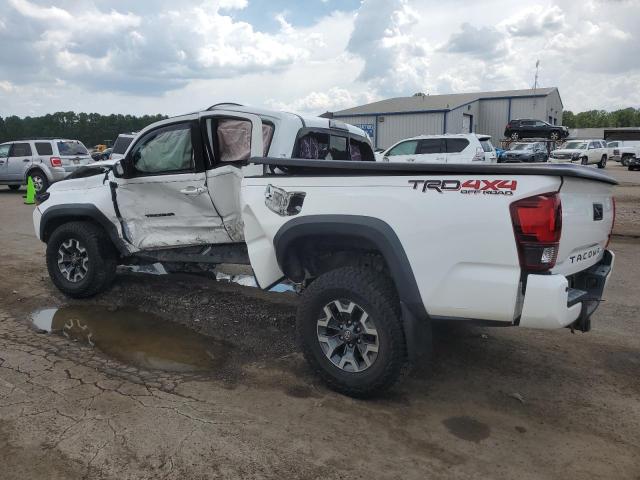 5TFDZ5BN4JX030611 - 2018 TOYOTA TACOMA DOUBLE CAB WHITE photo 2