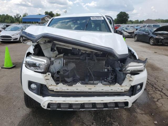 5TFDZ5BN4JX030611 - 2018 TOYOTA TACOMA DOUBLE CAB WHITE photo 5