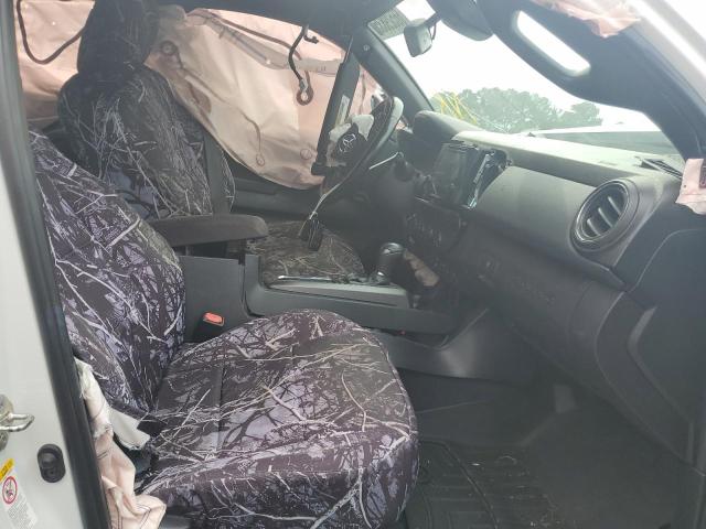 5TFDZ5BN4JX030611 - 2018 TOYOTA TACOMA DOUBLE CAB WHITE photo 7