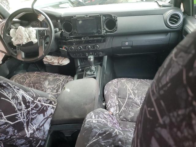 5TFDZ5BN4JX030611 - 2018 TOYOTA TACOMA DOUBLE CAB WHITE photo 8