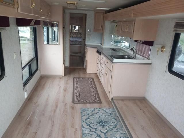 4VZBN1093WC027486 - 1998 SPARTAN MOTORS MOTORHOME 4VZ WHITE photo 6