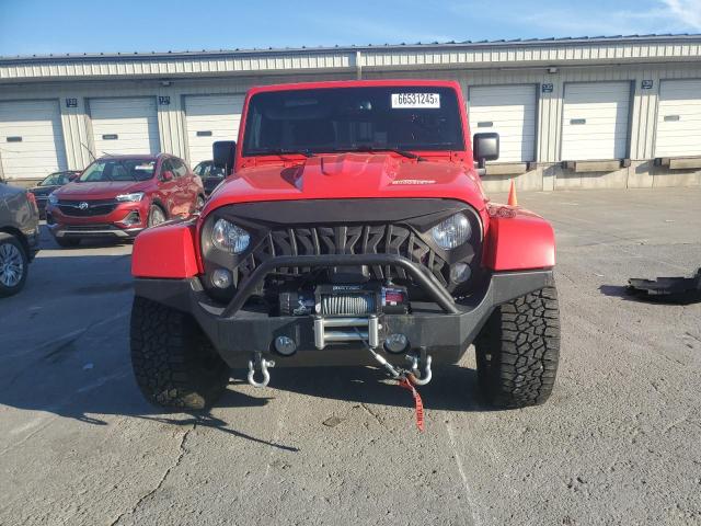 1C4BJWEG2FL511991 - 2015 JEEP WRANGLER U SAHARA RED photo 5