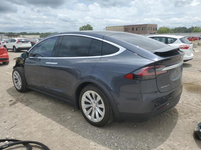 5YJXCBE20JF105071 - 2018 TESLA MODEL X GRAY photo 2