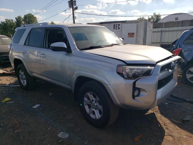 JTEBU5JR1G5400102 - 2016 TOYOTA 4RUNNER SR5/SR5 PREMIUM 银色 照片 4