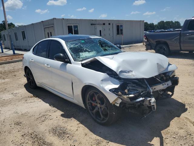 ZARFAECN3J7599728 - 2018 ALFA ROMEO GIULIA TI Білий фото 4