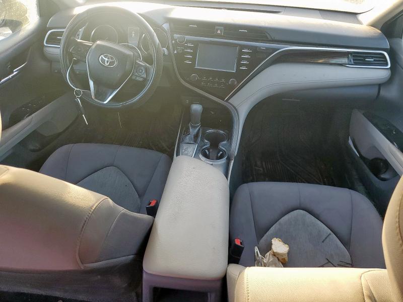 4T1B11HK0JU556638 - 2018 TOYOTA CAMRY L BLACK photo 8