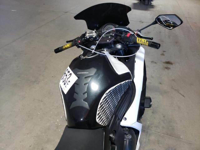 JKAEXEE12DDA10623 - 2013 KAWASAKI EX650 E WHITE photo 5