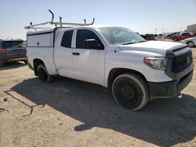 5TFRM5F10JX132869 - 2018 TOYOTA TUNDRA DOUBLE CAB SR/SR5 WHITE photo 4