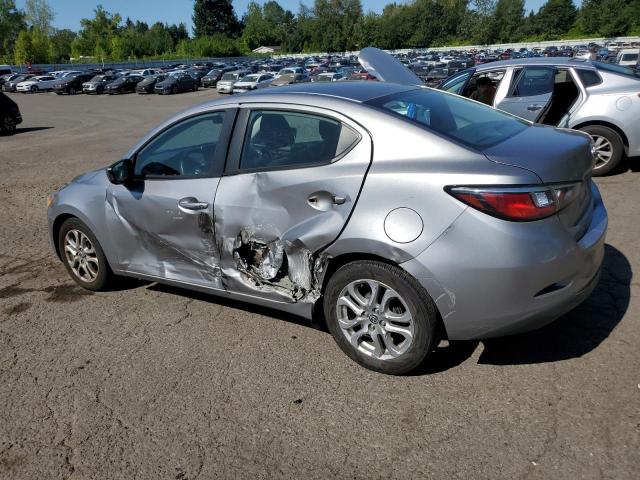 3MYDLBZVXGY102913 - 2016 TOYOTA SCION IA GRAY photo 2