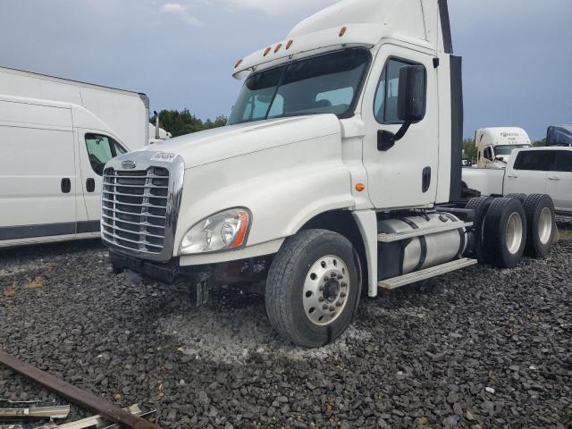 3AKJGEBG1ESFU5931 - 2014 FREIGHTLINER CASCADIA 1 WHITE photo 2