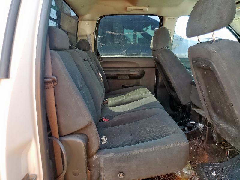 1GCJK33618F167881 - 2008 CHEVROLET SILVERADO K3500 თეთრი ფოტო 10