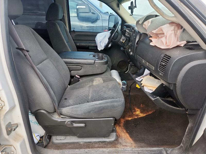 1GCJK33618F167881 - 2008 CHEVROLET SILVERADO K3500 თეთრი ფოტო 7
