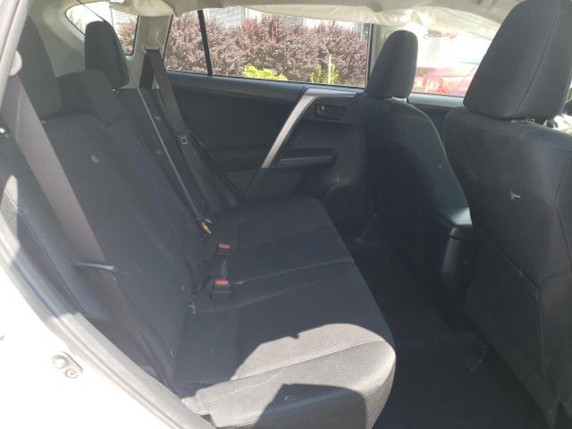 JTMZFREV8JD130150 - 2018 TOYOTA RAV4 LE Ақ фото 11