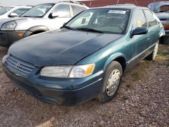 JT2BG22K8W0174544 - 1998 TOYOTA CAMRY CE GREEN photo 2