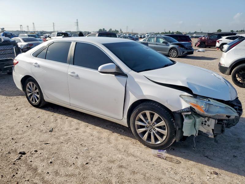 4T4BF1FK0FR458310 - 2015 TOYOTA CAMRY LE თეთრი ფოტო 4