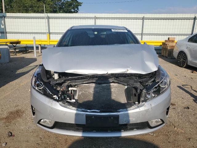 3KPFN4A88JE189741 - 2018 KIA FORTE EX SILVER photo 5