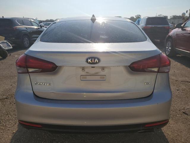 3KPFN4A88JE189741 - 2018 KIA FORTE EX SILVER photo 6