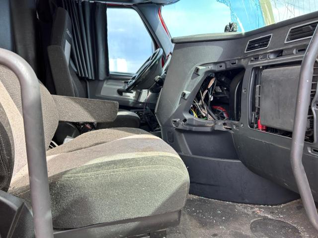 3AKJHHDV1PSUE0280 - 2023 FREIGHTLINER CASCADIA 1 RED photo 5