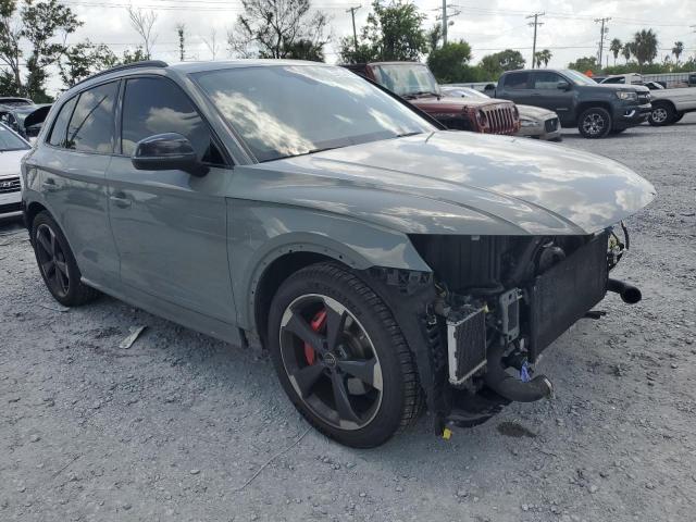 WA1C4AFYXK2041676 - 2019 AUDI SQ5 PRESTIGE GRAY photo 4