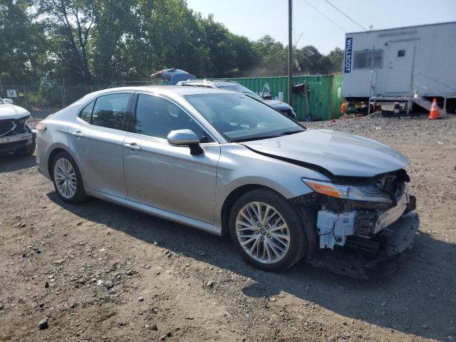 4T1B11HK3KU783713 - 2019 TOYOTA CAMRY L 银色 照片 4