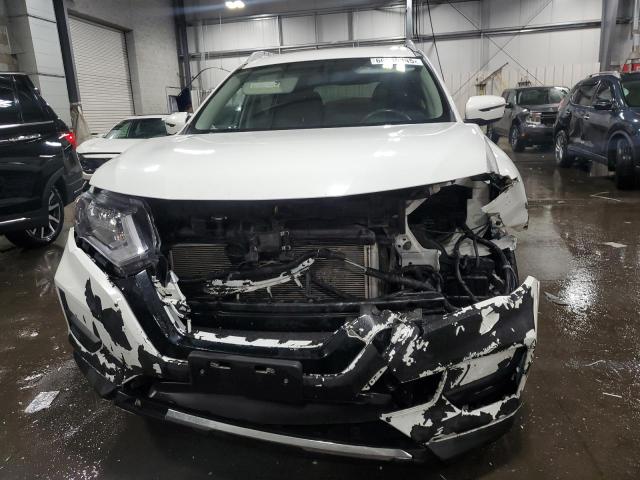 KNMAT2MV7JP530553 - 2018 NISSAN ROGUE S WHITE photo 5