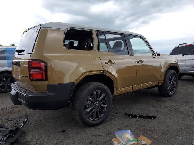 JTEABFAJ8SK040371 - 2025 TOYOTA LAND CRUIS BASE GOLD photo 3