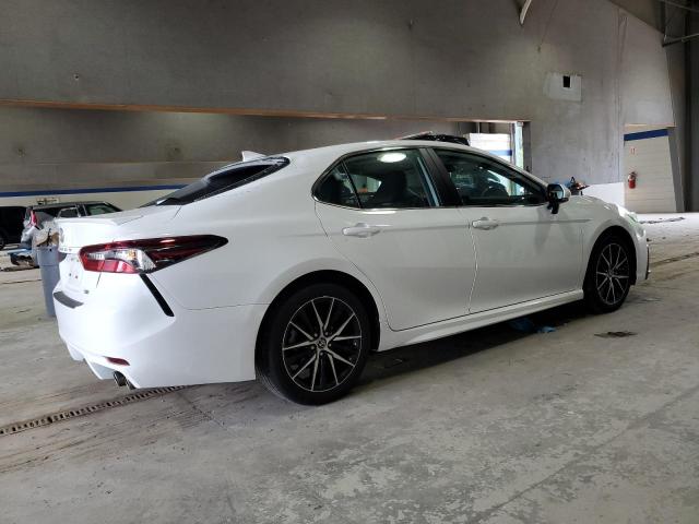 4T1T11AK6RU863516 - 2024 TOYOTA CAMRY SE NIGHT SHADE WHITE photo 3