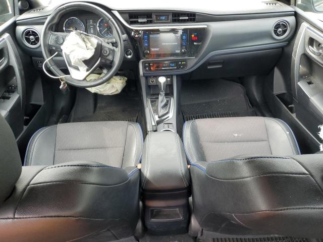 2T1BURHE7JC046045 - 2018 TOYOTA COROLLA L Көк фото 8