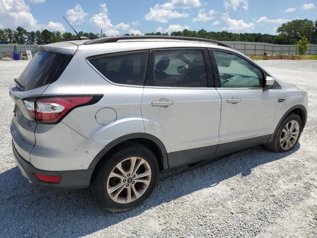 1FMCU9GD2JUB28549 - 2018 FORD ESCAPE SE Silber Foto 3