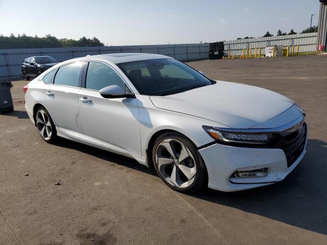 1HGCV2F98KA030426 - 2019 HONDA ACCORD TOURING WHITE photo 4