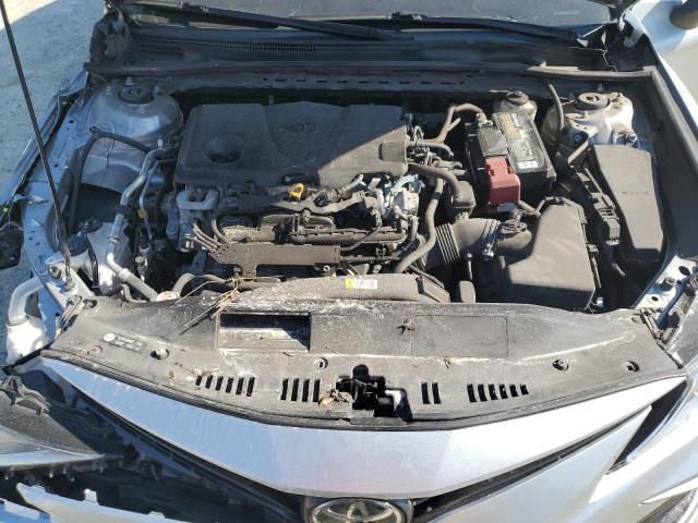 4T1C11AK1MU574102 - 2021 TOYOTA CAMRY LE 银色 照片 11