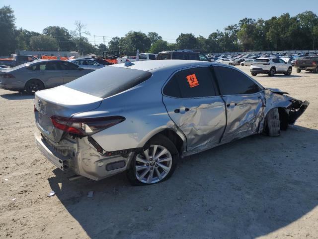 4T1C11AK1MU574102 - 2021 TOYOTA CAMRY LE 银色 照片 3