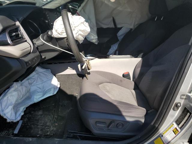 4T1C11AK1MU574102 - 2021 TOYOTA CAMRY LE 银色 照片 7