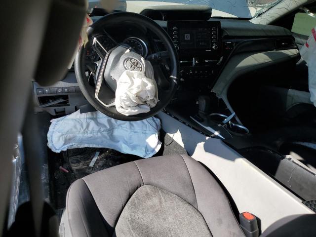 4T1C11AK1MU574102 - 2021 TOYOTA CAMRY LE 银色 照片 8