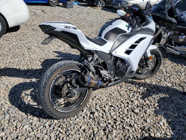 JKAEX8B19FDA21806 - 2015 KAWASAKI EX300 B WHITE photo 4