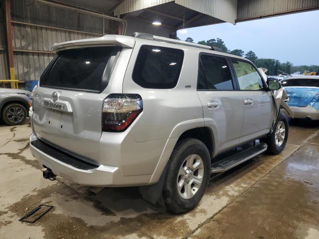JTEEU5JR5P5289017 - 2023 TOYOTA 4RUNNER SR5 SILVER photo 3