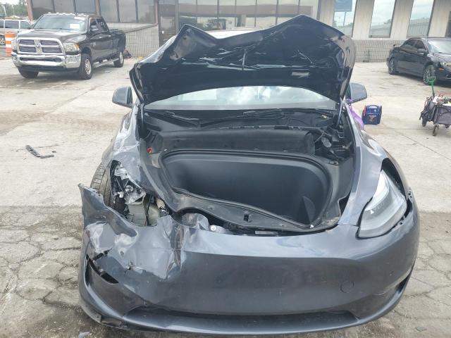 7SAYGDEFXPF956118 - 2023 TESLA MODEL Y GRAY photo 5