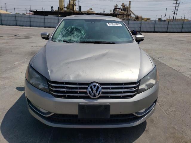 1VWCN7A3XDC049580 - 2013 VOLKSWAGEN PASSAT SEL SILVER photo 5